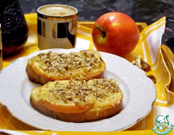 Горячие бутерброды с яблоком